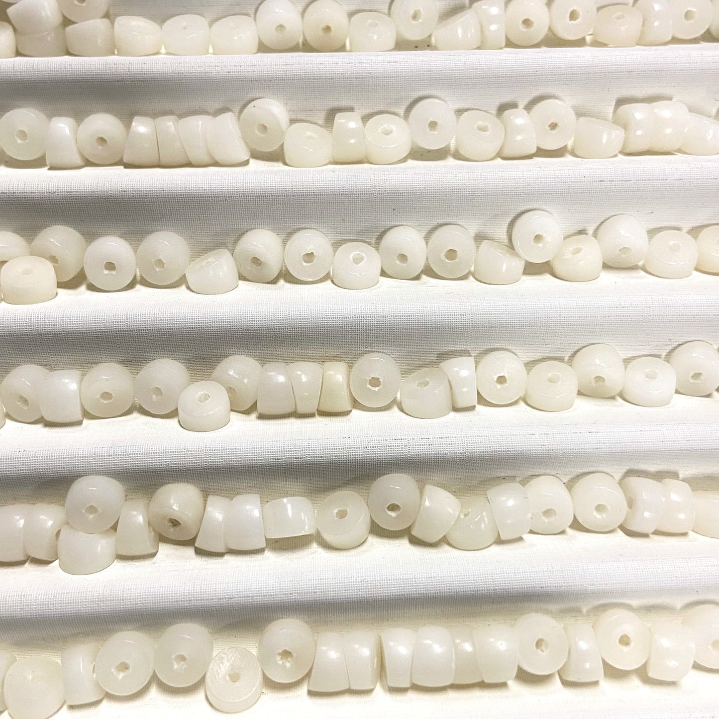 Mini Bodhi Cake White 8mm